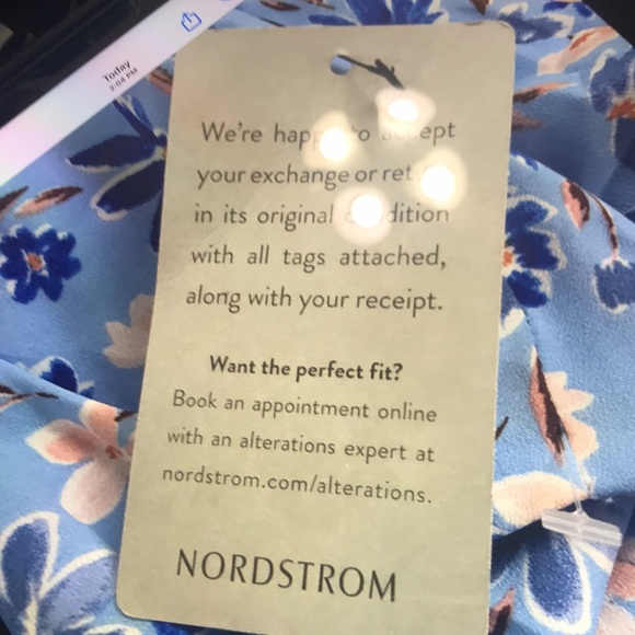 VINCE CAMUTO BLUE MULTICOLORED DRESS. SIZE- 10P - Picture 10 of 10